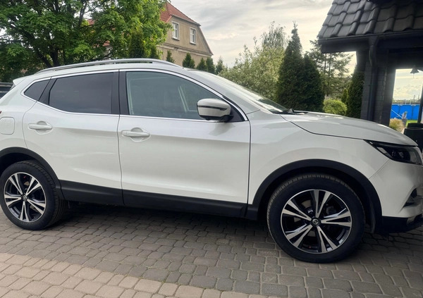 Nissan Qashqai cena 80000 przebieg: 64600, rok produkcji 2017 z Złocieniec małe 121